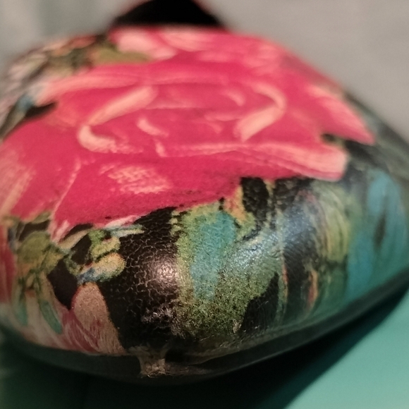 Women Breckelles Multi Color Pointy Toe Flat Shoe - Picture 5 of 9